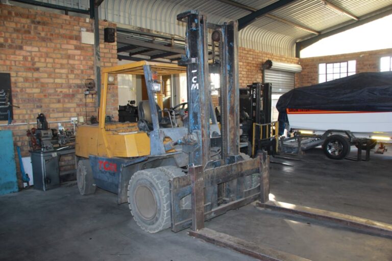 Vurkhyser workshop with forklifts